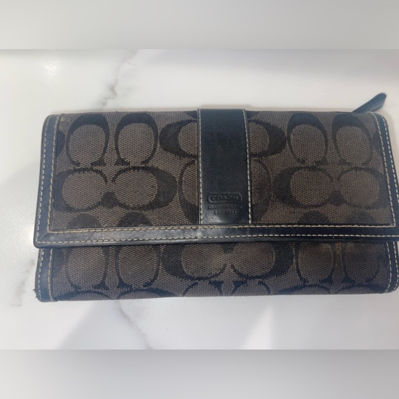 Authentic Coach wallet - Picture 4 of 11